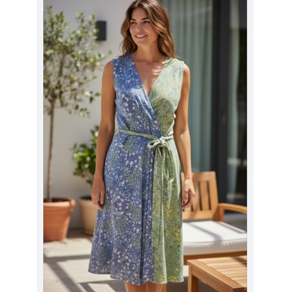 Isaac Mizrahi Dresses & Skirts - Isaac Mizrahi Live Size SP Floral Mock Wrap Dress in Blue and Green Floral